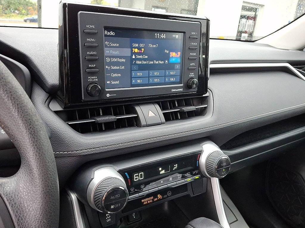 Used 2021 Toyota RAV4 LE AWD/4WD image 14