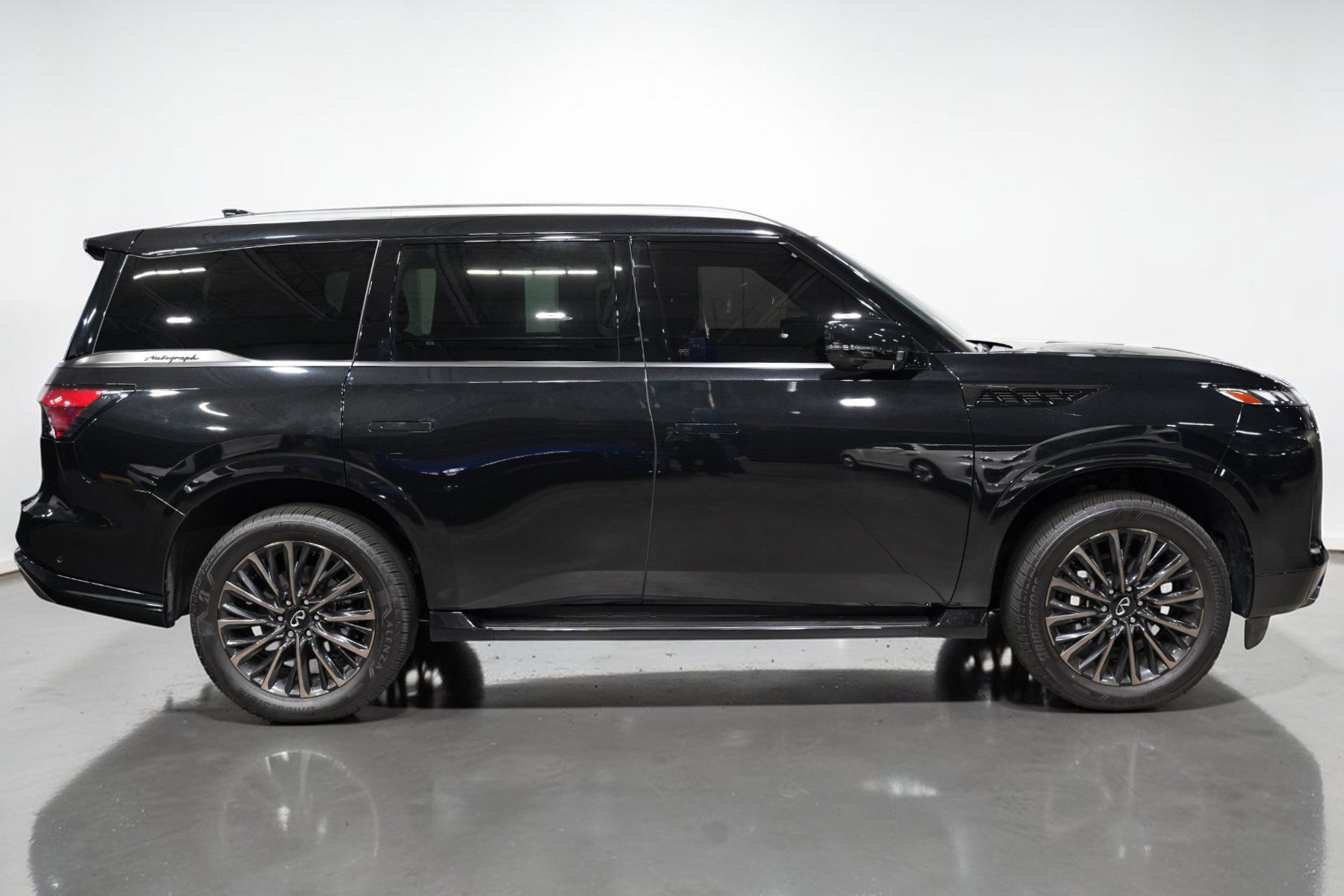 Used 2025 INFINITI QX80 Autograph AWD/4WD image 6