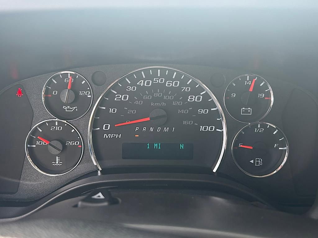 New 2025 Chevrolet Express 3500 Extended w/ Driver Convenience Package image 24