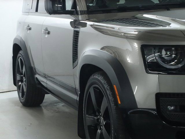 Used 2022 Land Rover Defender 110 X-Dynamic HSE AWD/4WD image 12