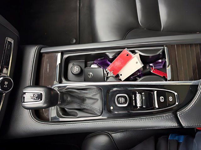 Used 2018 Volvo S90 T5 Momentum w/ Convenience Package FWD image 25