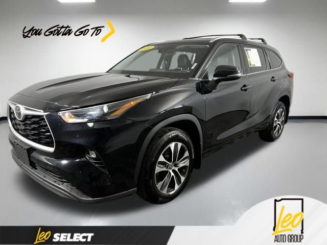 Used 2022 Toyota Highlander XLE