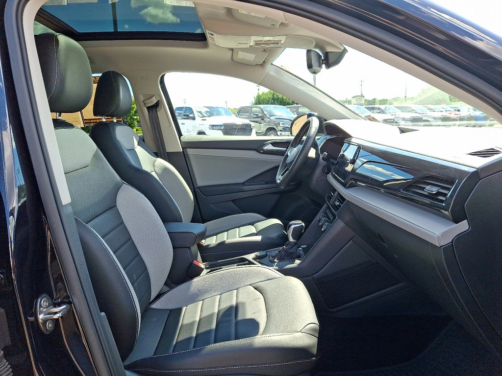 Used 2022 Volkswagen Taos SEL image 13