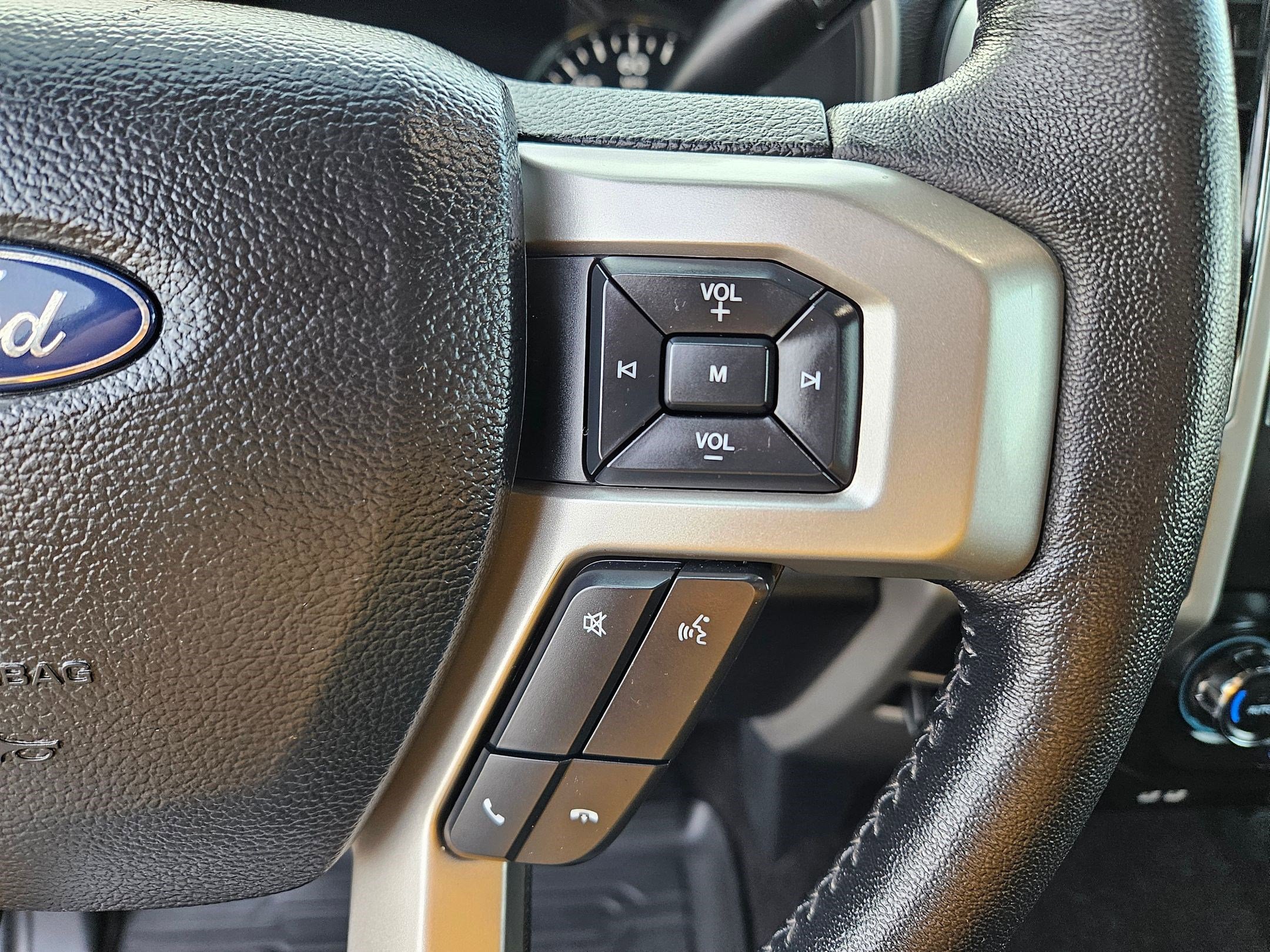 Used 2020 Ford F150 Lariat w/ Equipment Group 501A Mid image 20