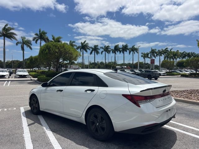 Used 2022 Hyundai Elantra SEL w/ Convenience Package image 16