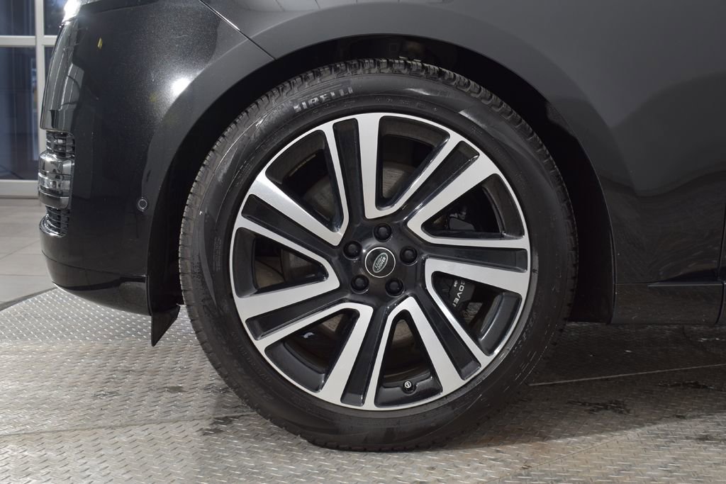 Used 2023 Land Rover Range Rover SE image 28