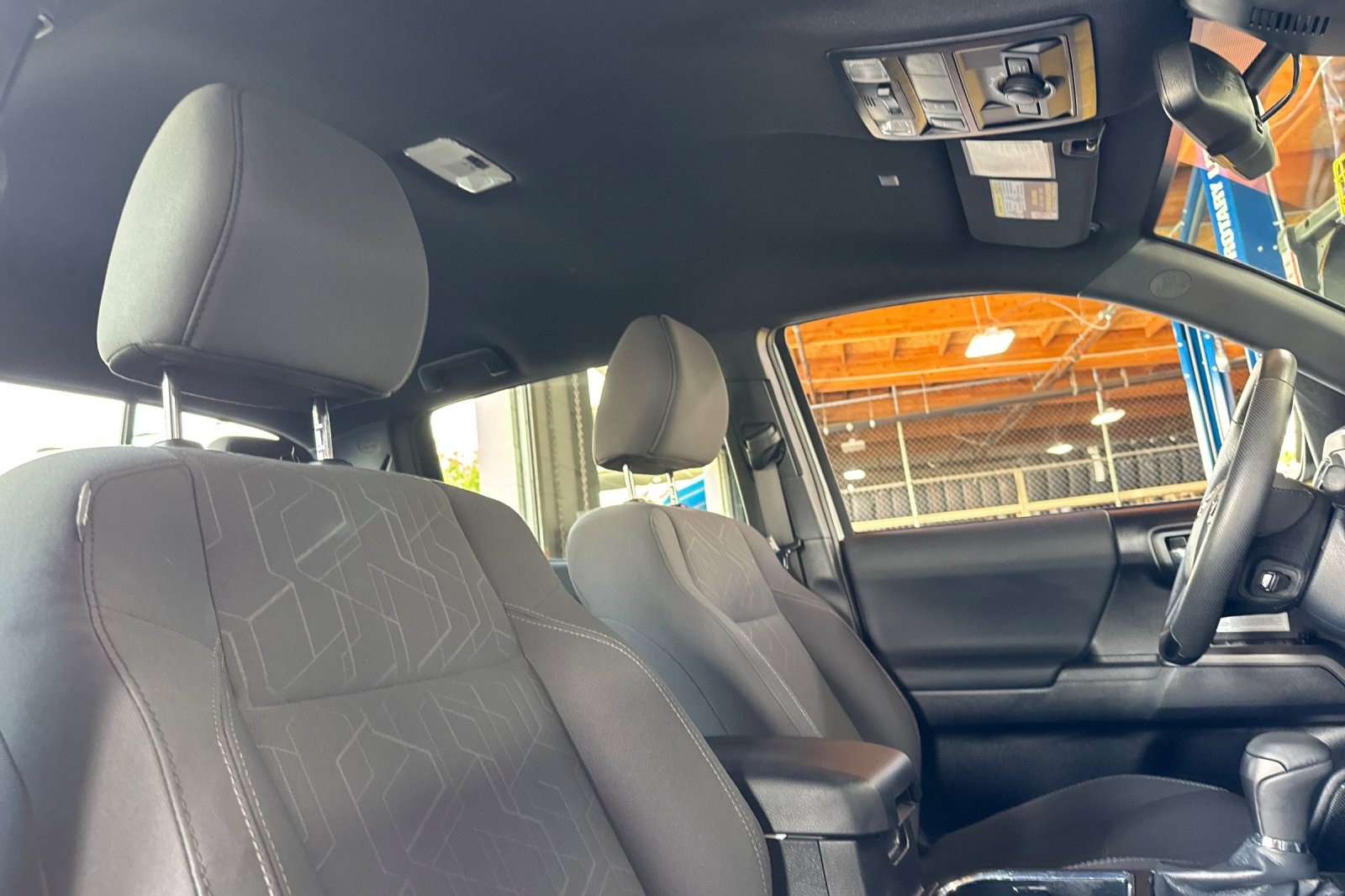 Used 2019 Toyota Tacoma TRD Off-Road w/ Technology Package AWD/4WD image 26