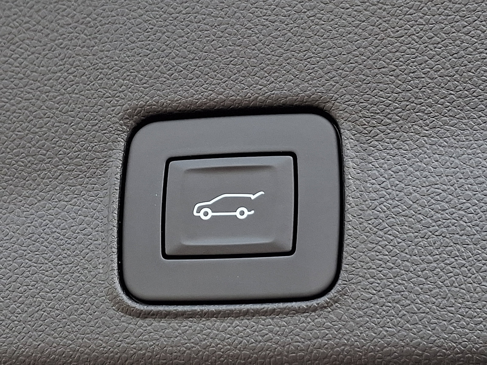 Certified 2025 Chevrolet TrailBlazer RS w/ Convenience Package image 30