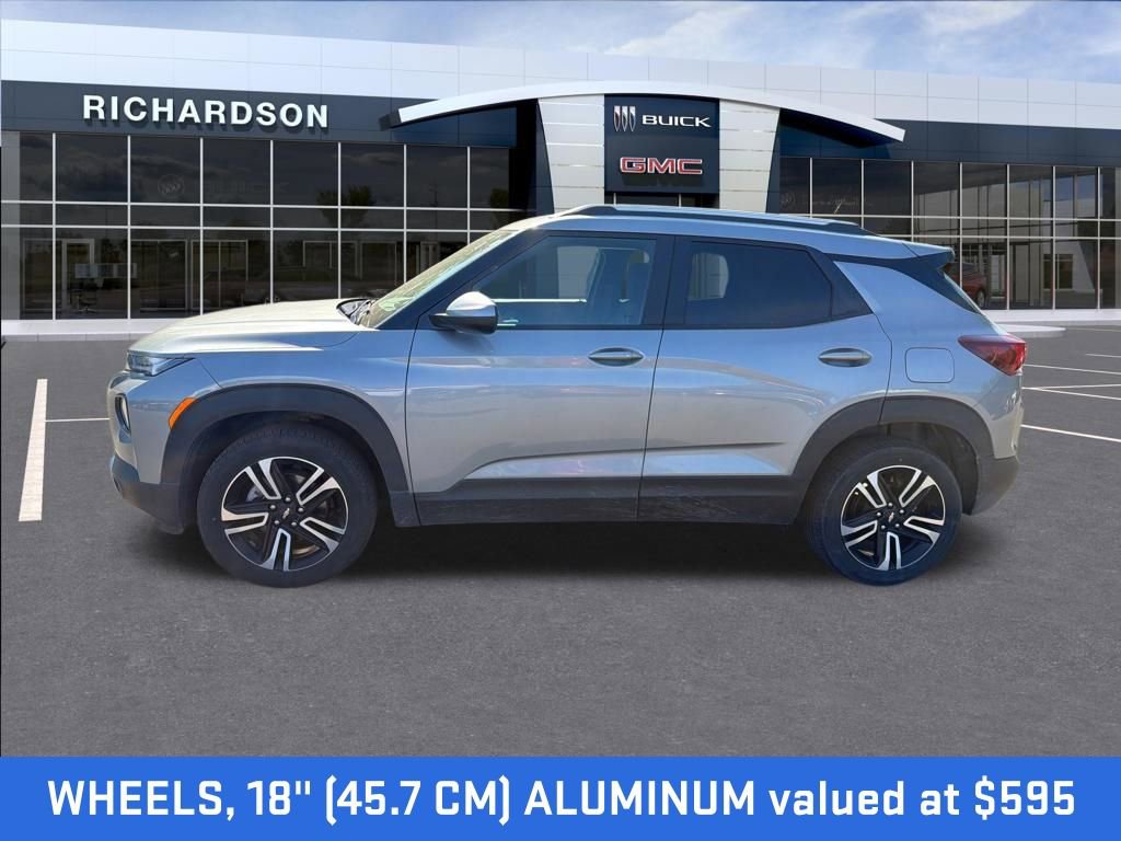 Used 2023 Chevrolet TrailBlazer LT AWD/4WD image 2