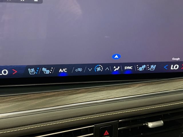 Used 2025 Chevrolet Suburban Premier AWD/4WD image 17