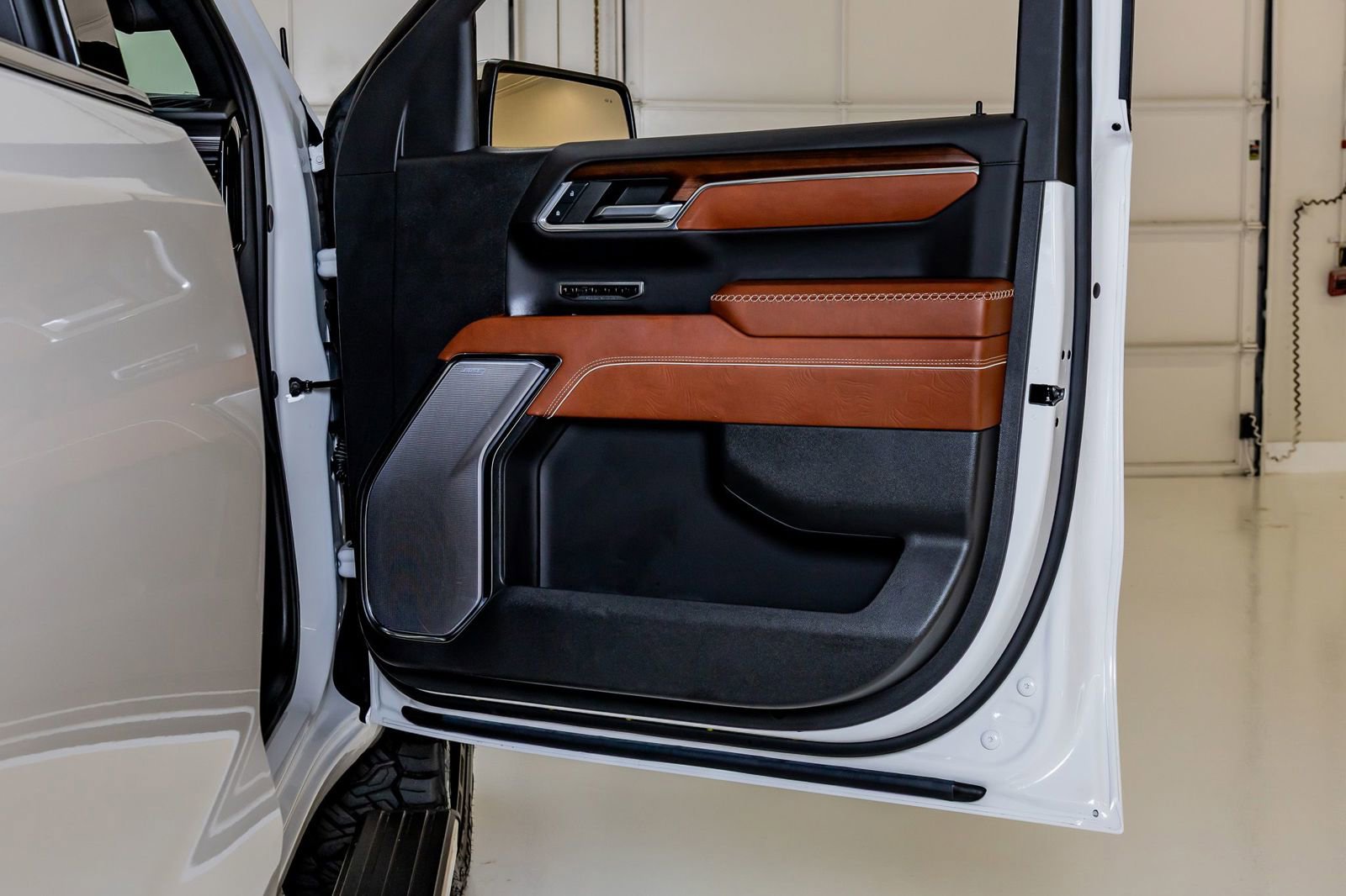 Used 2024 GMC Sierra 1500 Denali Ultimate image 35