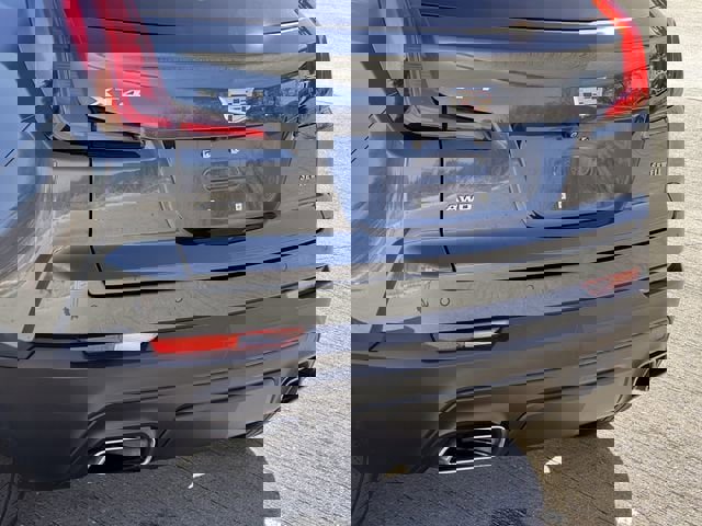 Certified 2021 Cadillac XT4 Luxury w/ Cold Weather Package image 7