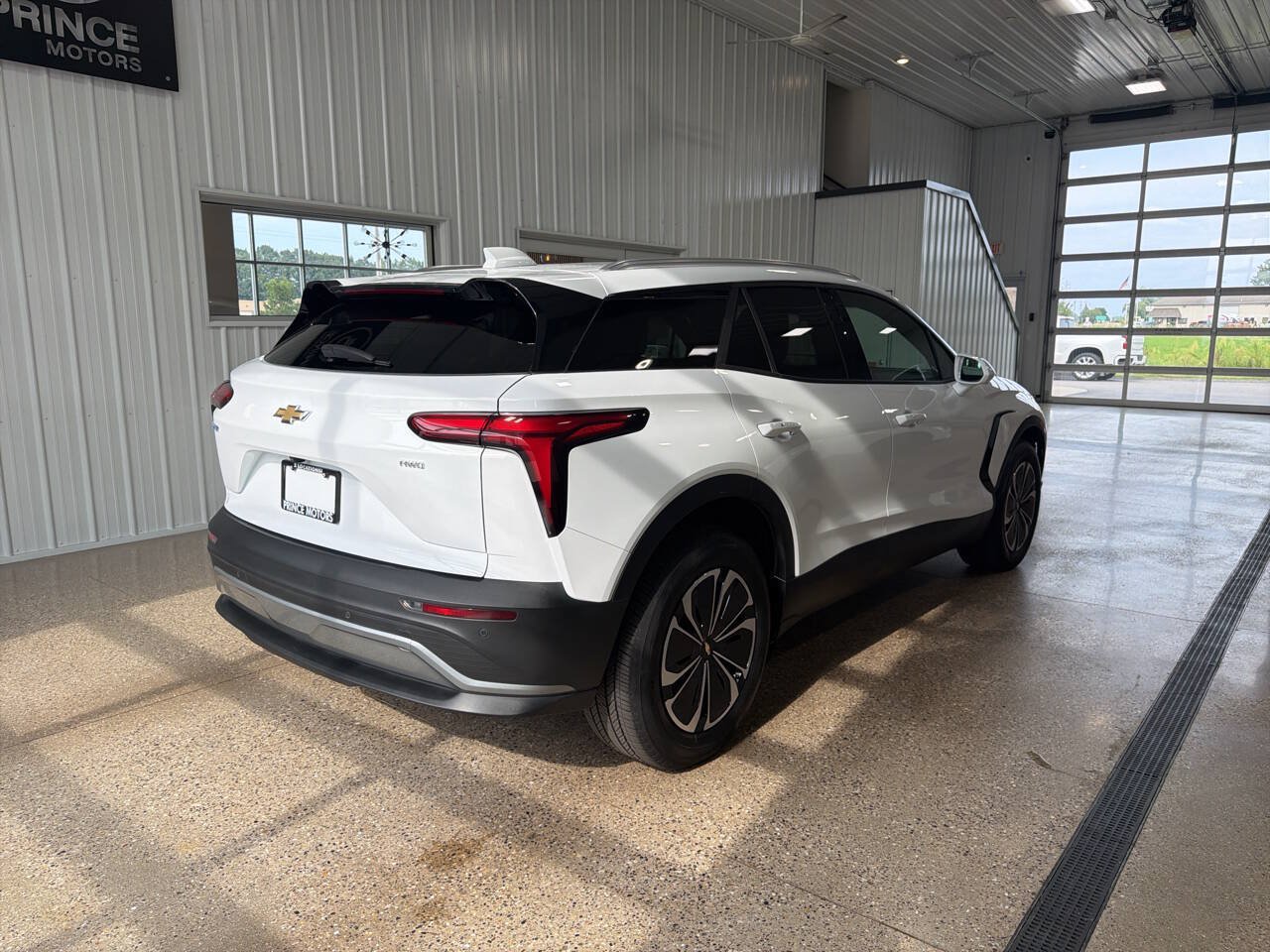 Used 2024 Chevrolet Blazer EV LT AWD/4WD image 5