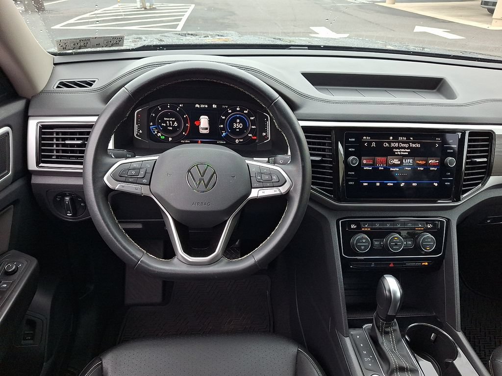 Used 2023 Volkswagen Atlas SE w/ Black Wheel Package AWD/4WD image 2