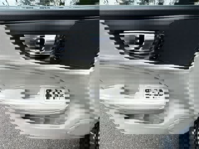 Used 2024 Volvo S60 B5 Plus image 18