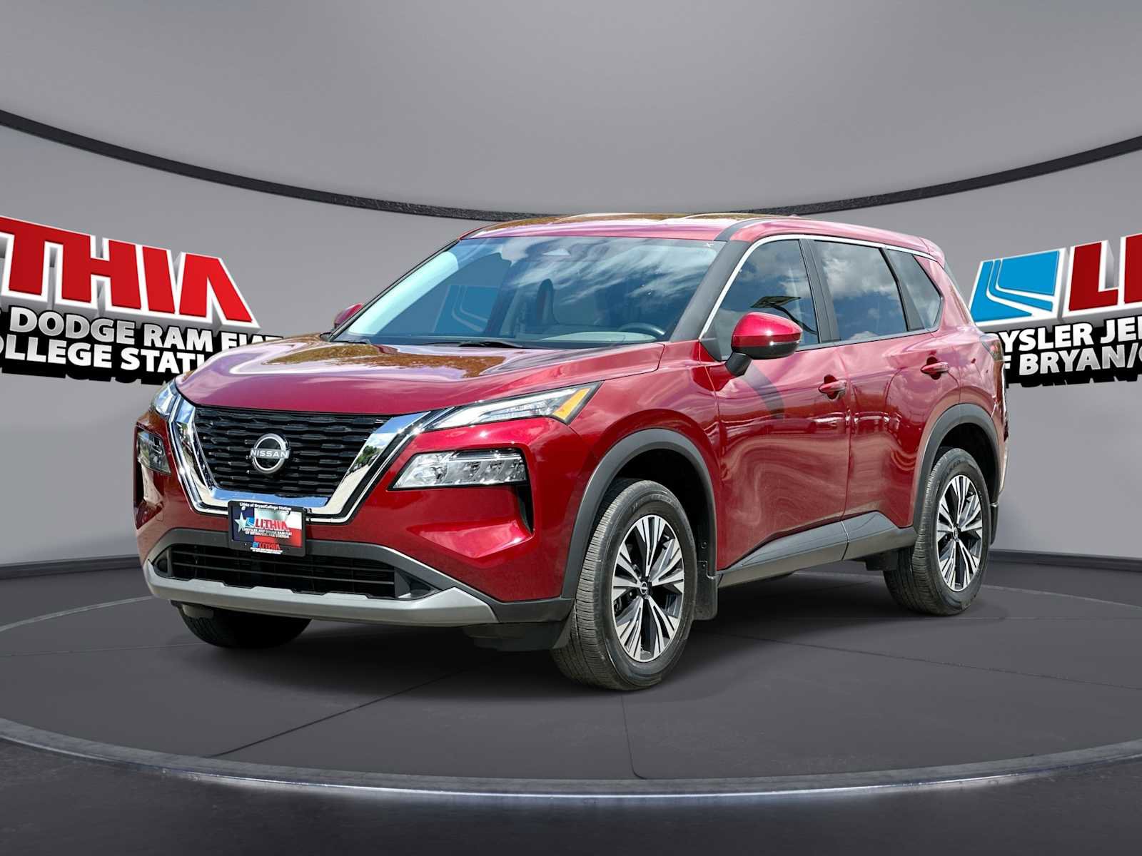 Used 2023 Nissan Rogue SV image 1
