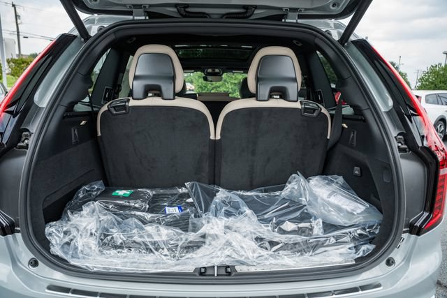 New 2026 Volvo XC90 T8 Plus w/ Protection Package Premier AWD/4WD image 10