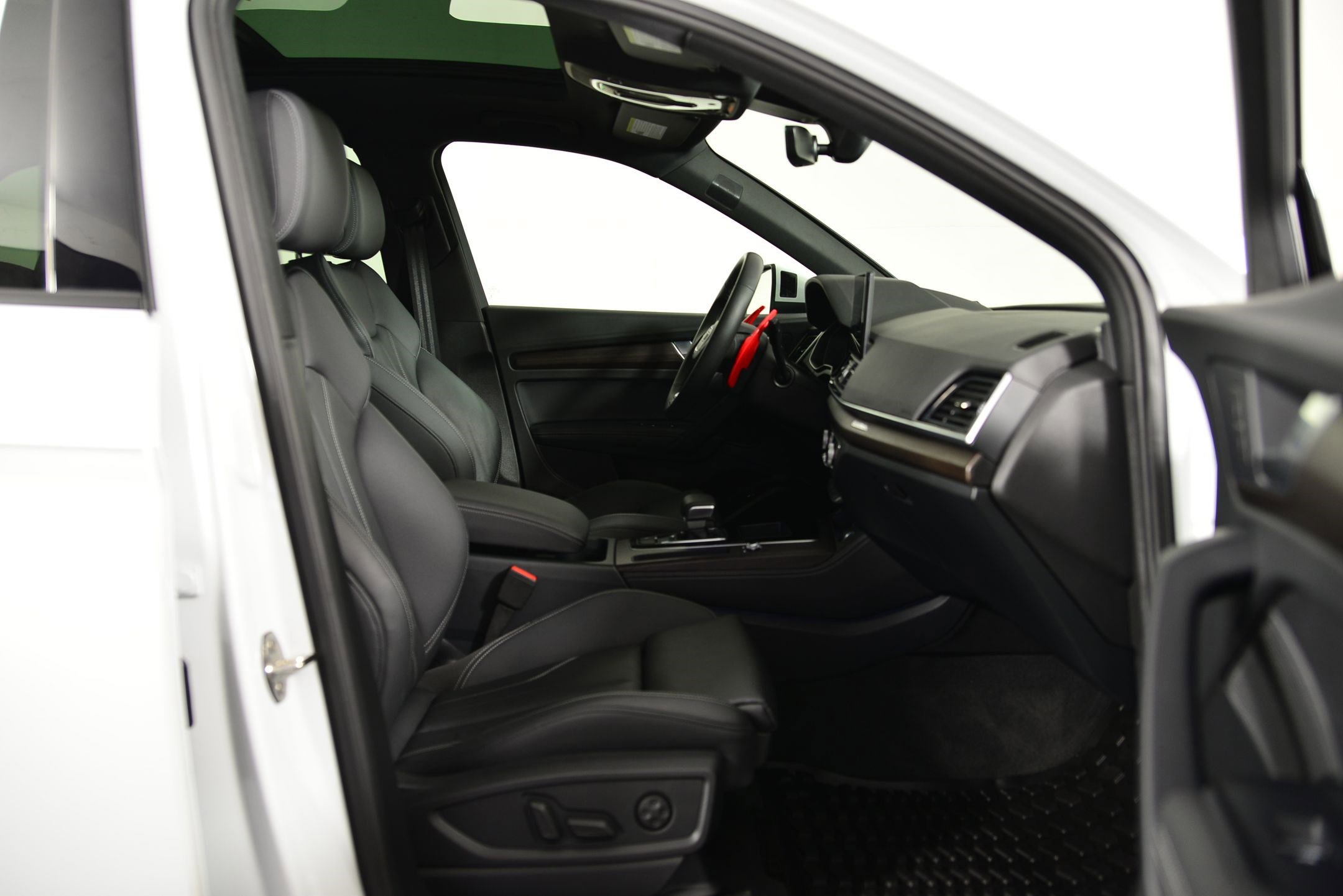 Certified 2024 Audi Q5 e Premium Plus image 21