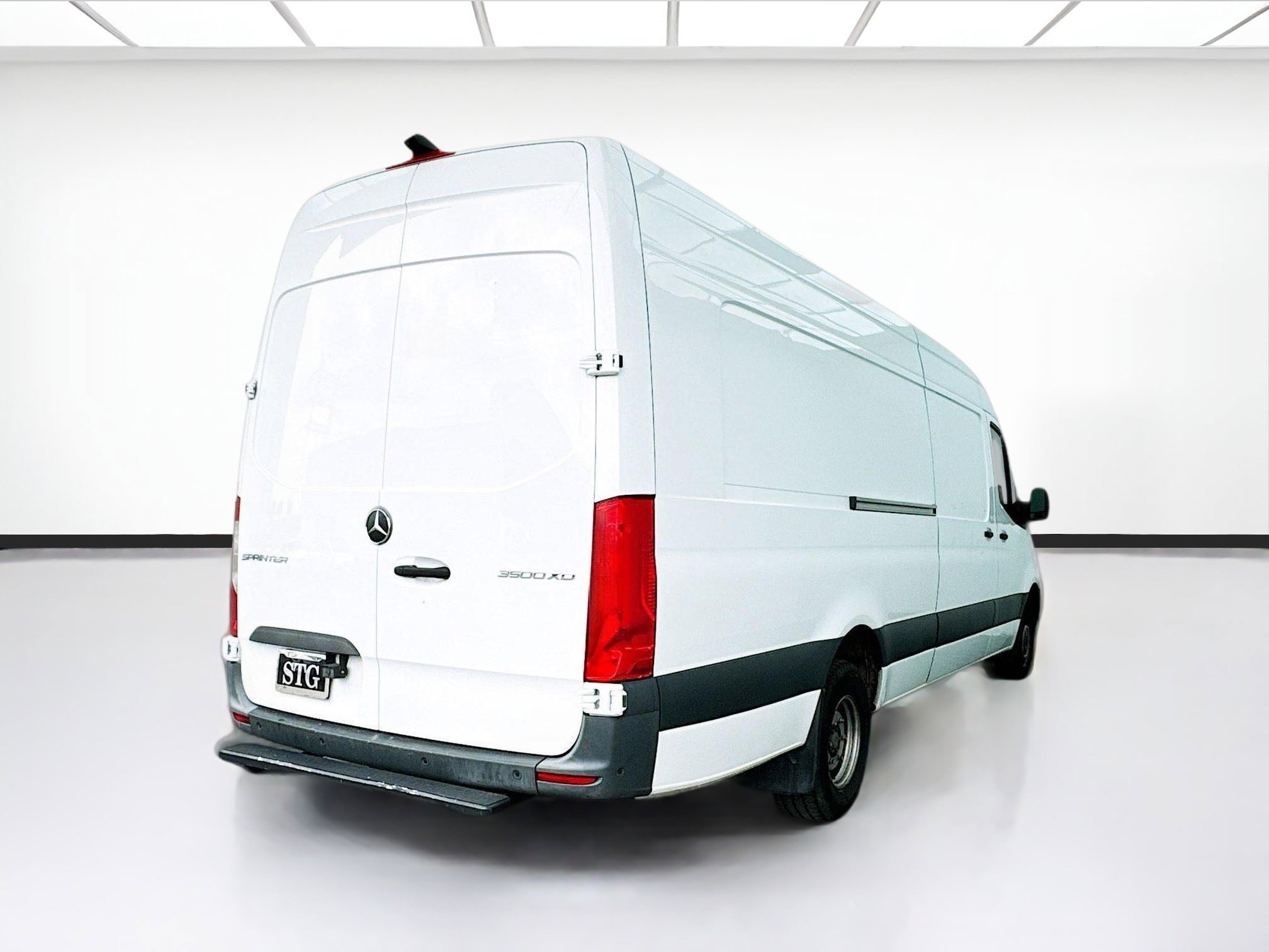 Used 2021 Mercedes-Benz Sprinter 3500 w/ Premium Package image 4