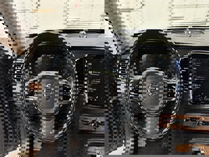 Used 2016 Volvo XC90 T8 Inscription w/ Vision Package image 17