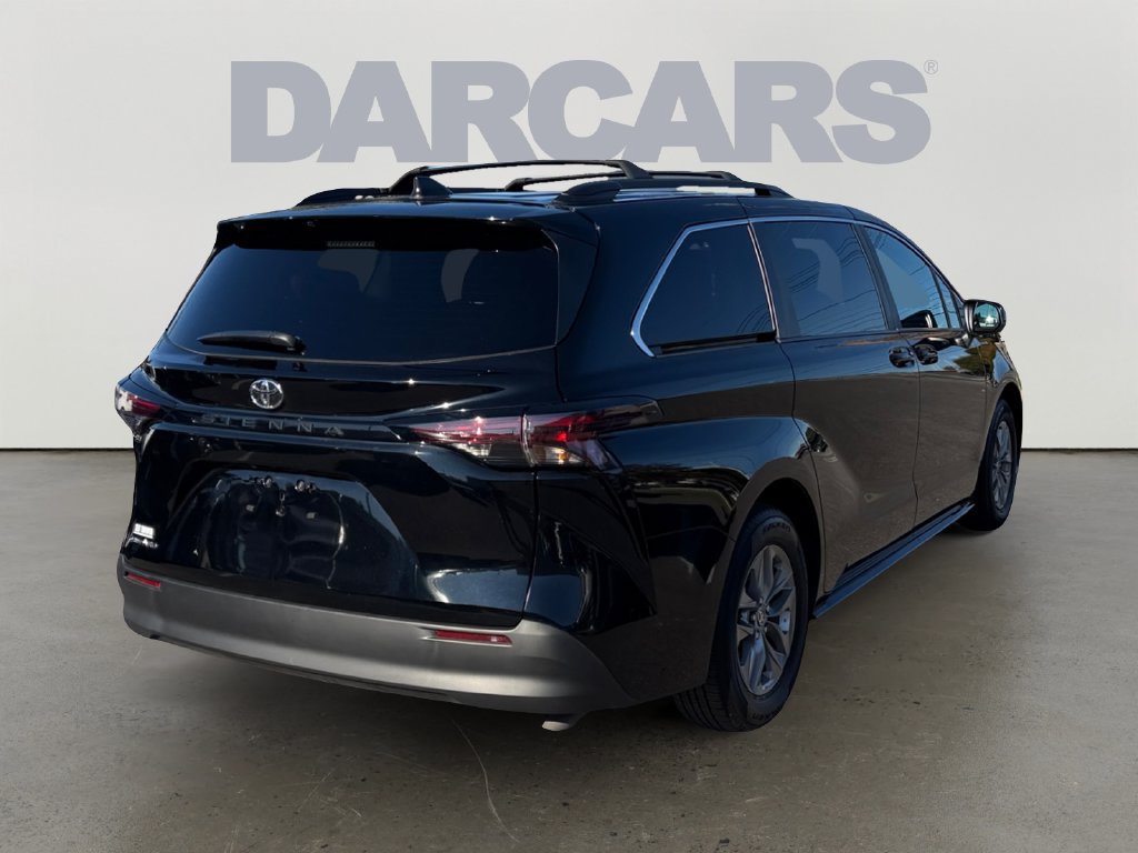 Used 2026 Toyota Sienna LE AWD/4WD image 6