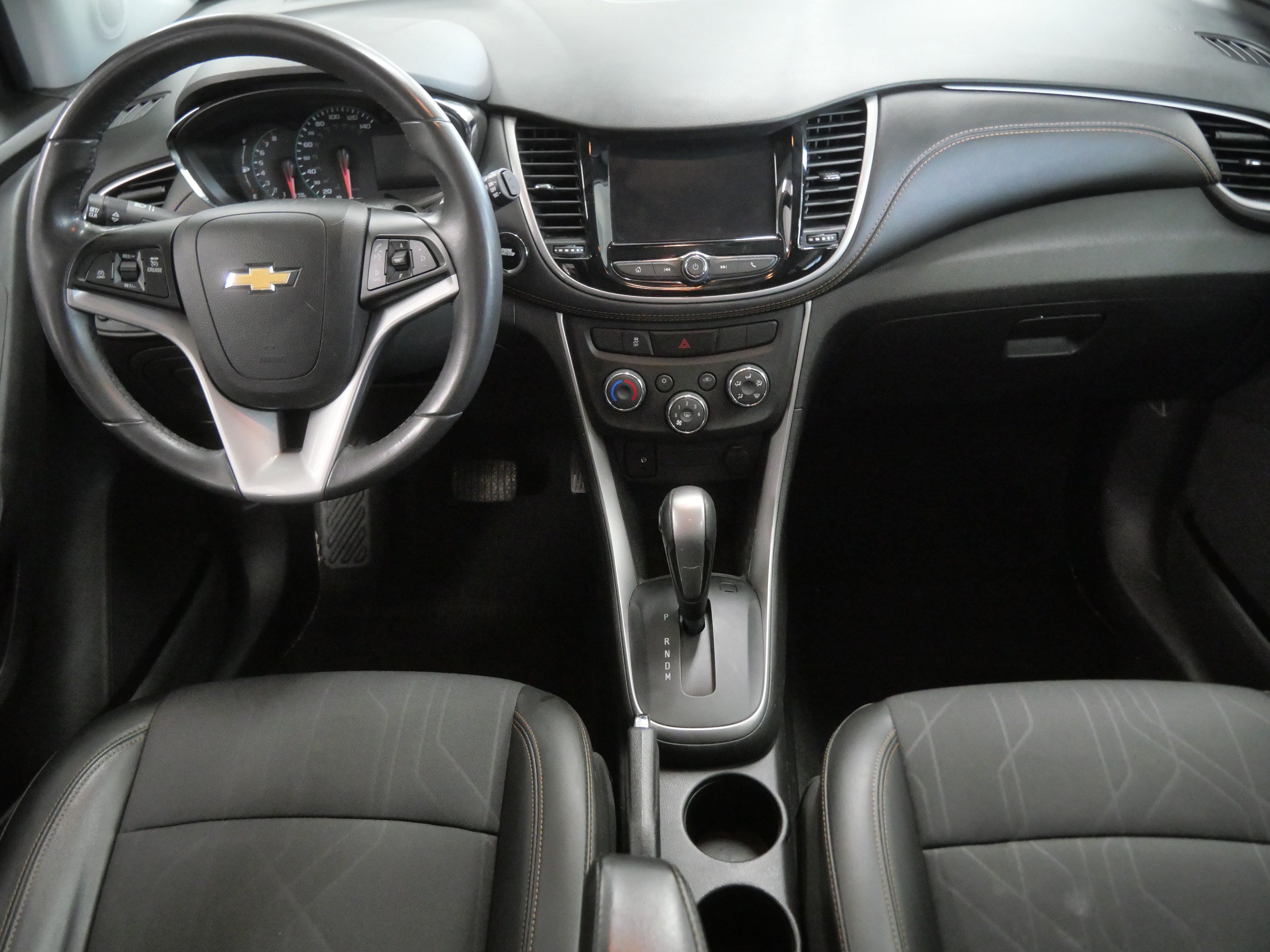 Used 2020 Chevrolet Trax LT w/ LT Convenience Package AWD/4WD image 10