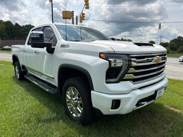 Used 2024 Chevrolet Silverado 2500 High Country w/ Technology Package AWD/4WD video 1