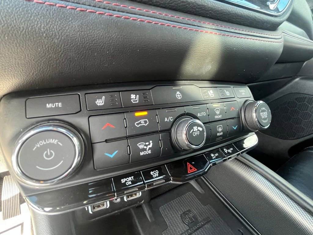 Used 2022 Dodge Durango R/T w/ Blacktop Package image 36