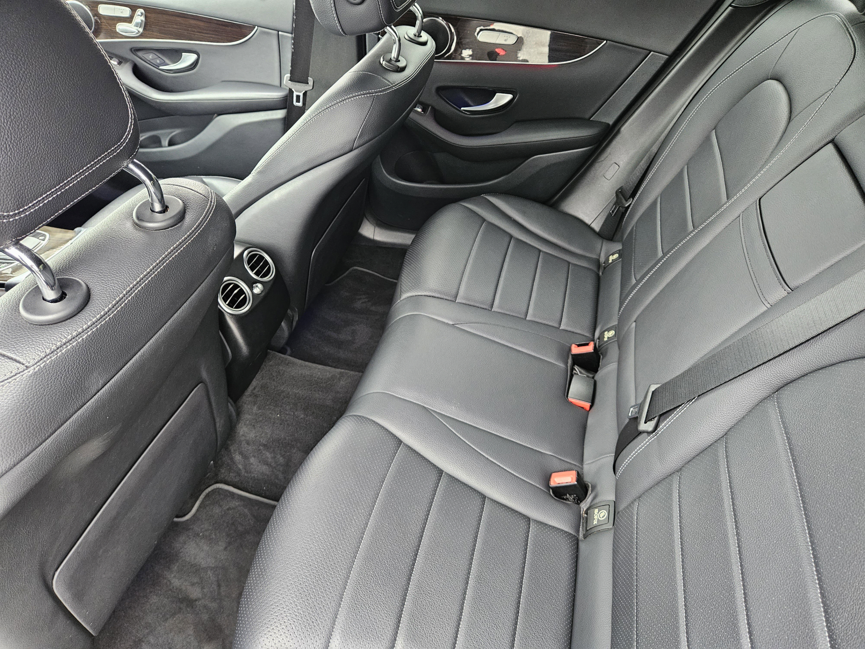 Used 2020 Mercedes-Benz GLC 300 image 13