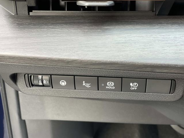 Used 2024 Nissan Ariya AWD image 19