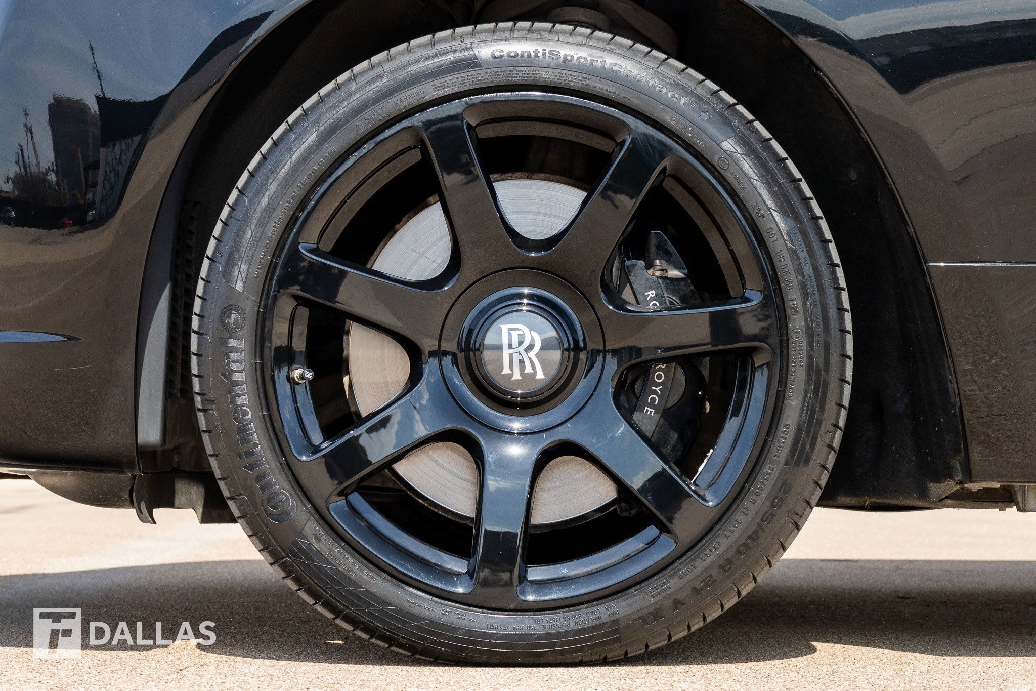 Used 2017 Rolls-Royce Wraith RWD image 9