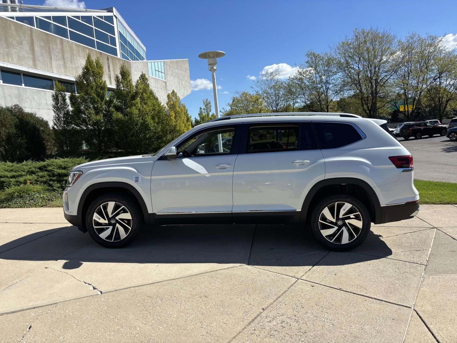 New 2026 Volkswagen Atlas SEL image 4