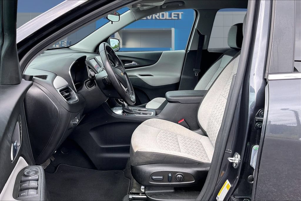 Used 2022 Chevrolet Equinox LT w/ Driver Convenience Package FWD image 21