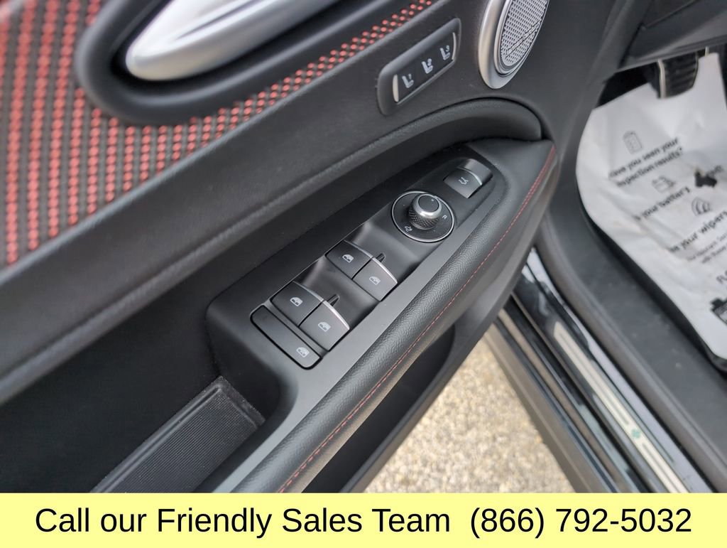 Used 2024 Alfa Romeo Stelvio Quadrifoglio image 14