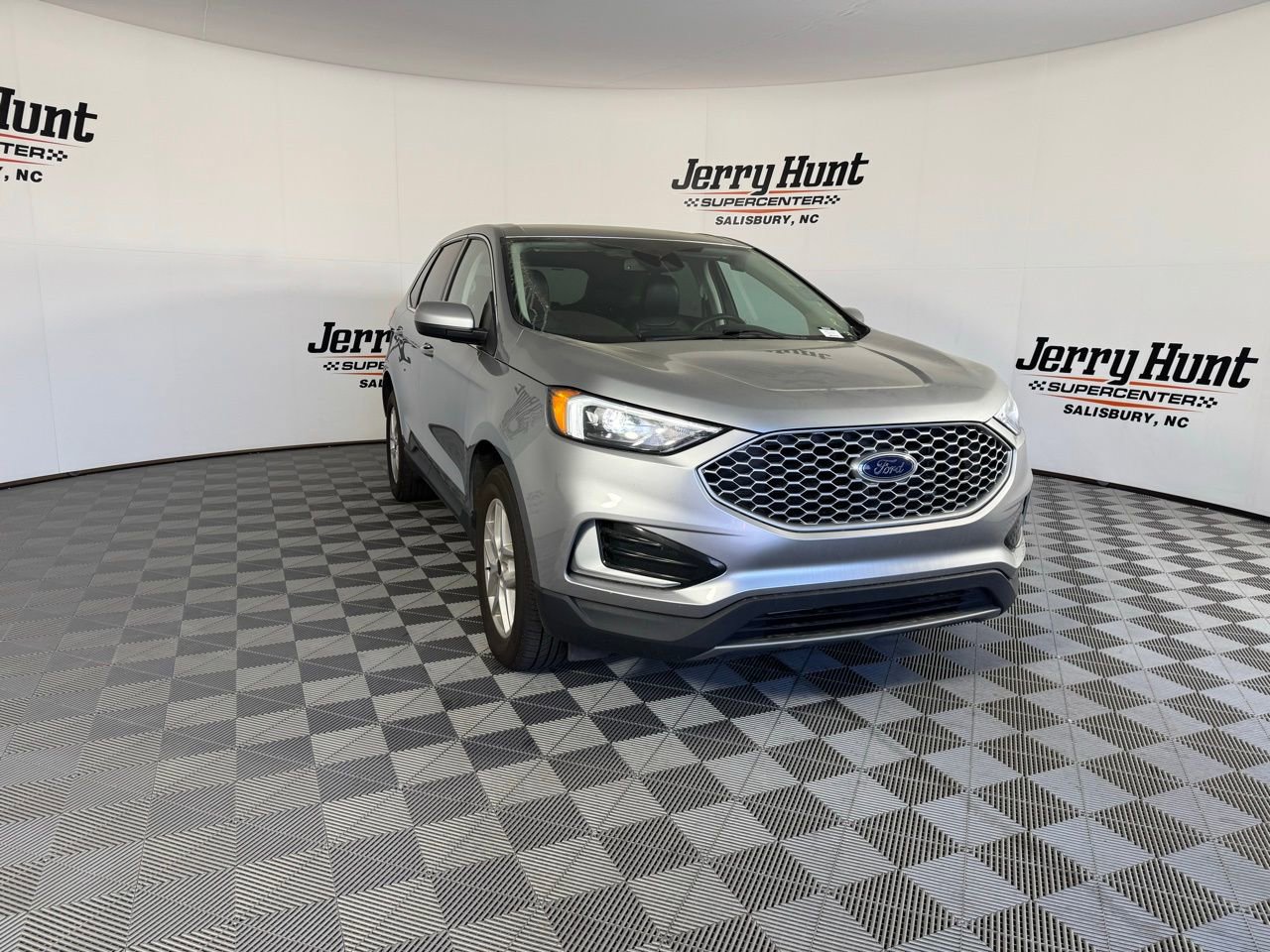 Used 2024 Ford Edge SEL image 7