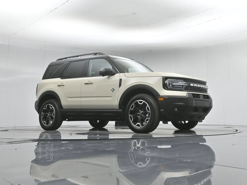 Certified 2025 Ford Bronco Sport Outer Banks w/ Outer Banks Tech Package+ AWD/4WD image 4