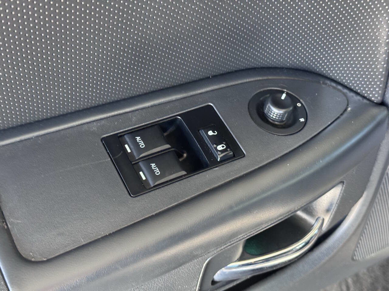 Used 2013 Dodge Challenger R/T Plus image 23