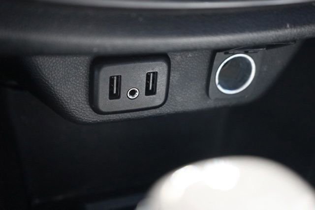 Used 2019 Chevrolet Traverse Premier w/ LPO, Blackout Package FWD image 31