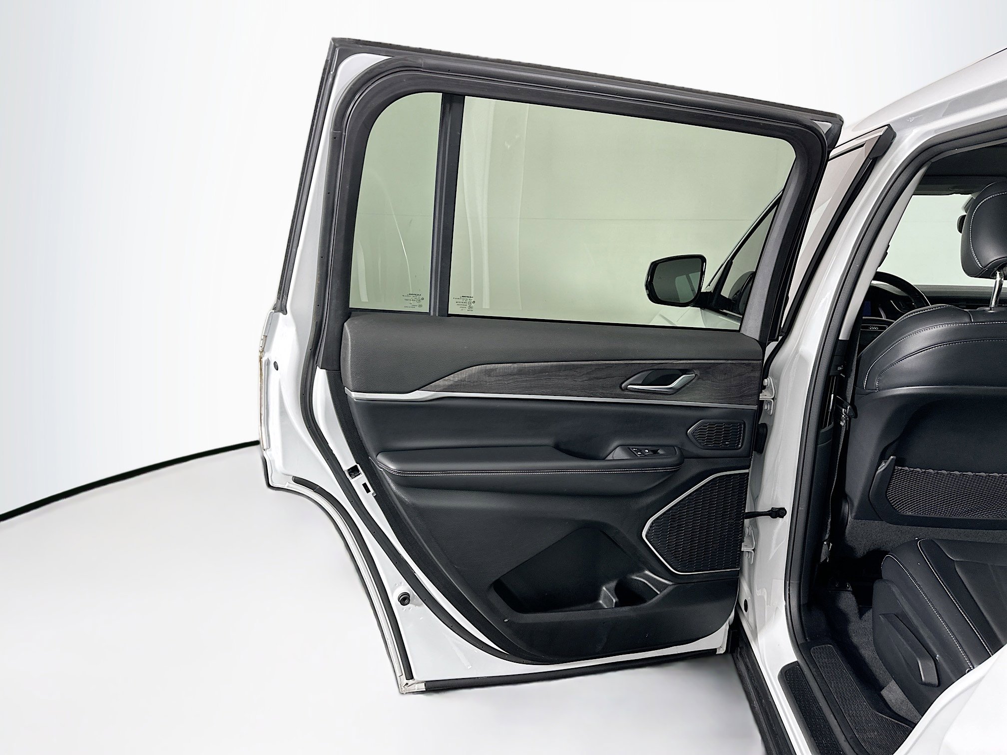 Used 2021 Jeep Grand Cherokee L Limited image 27