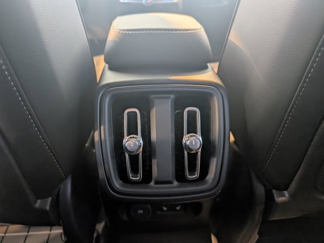Used 2026 Volvo XC40 B5 Core w/ Climate Package image 25
