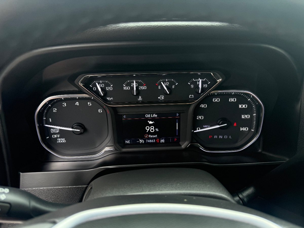 Used 2020 GMC Sierra 1500 SLT w/ Driver Alert Package II AWD/4WD image 25