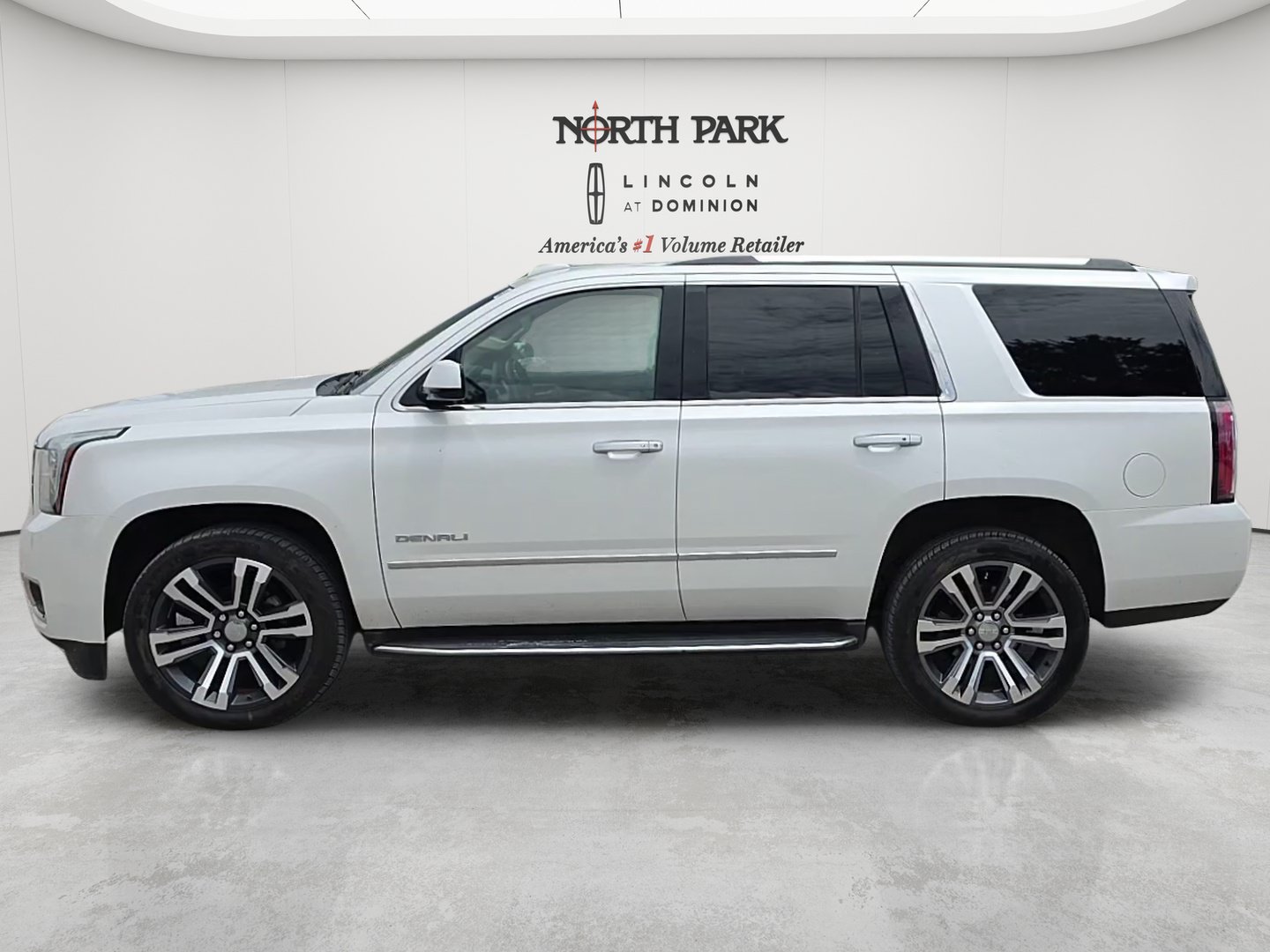 Used 2017 GMC Yukon Denali w/ Open Road Package RWD image 8