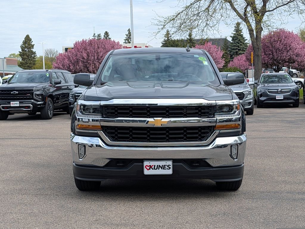Used 2018 Chevrolet Silverado 1500 LT w/ All Star Edition AWD/4WD image 2