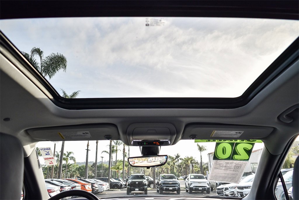 Used 2020 Chevrolet Blazer LT w/ Sound & Technology Package image 16