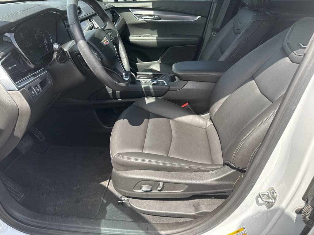 Used 2024 Cadillac XT6 Luxury FWD image 12