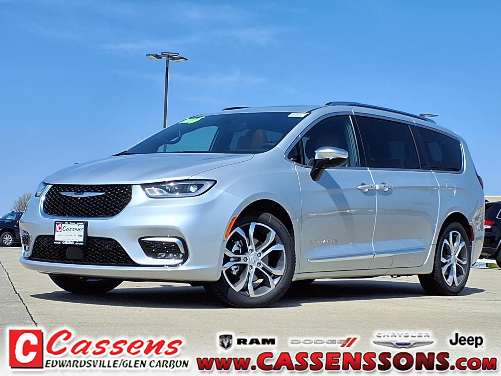 New 2026 Chrysler Pacifica Pinnacle w/ Trailer Tow Group