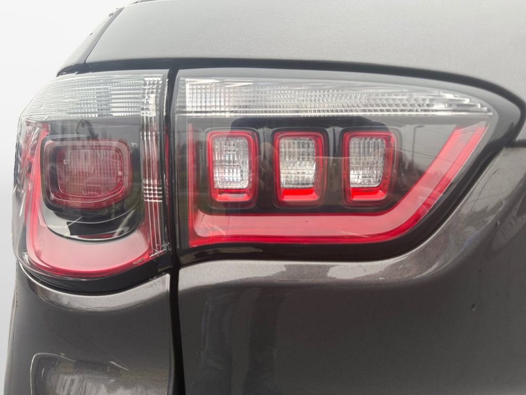 Used 2024 Jeep Compass Limited image 21