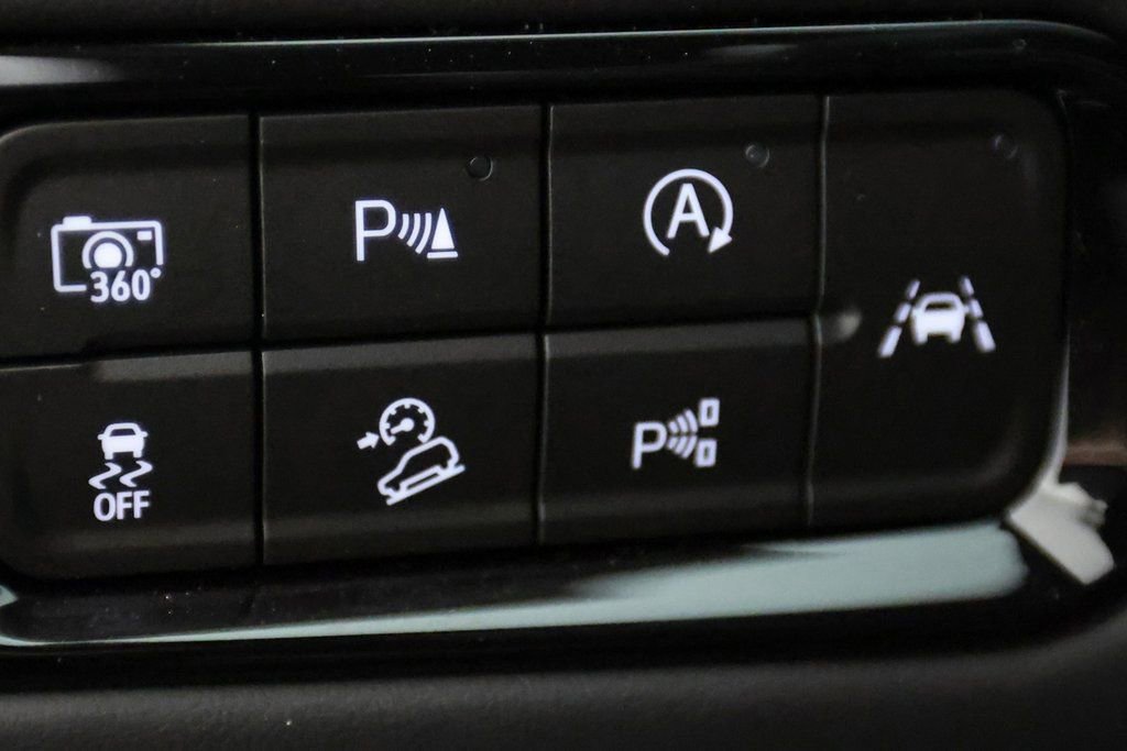 Used 2026 GMC Yukon XL AT4 Ultimate w/ LPO, Floor Liner Package image 29