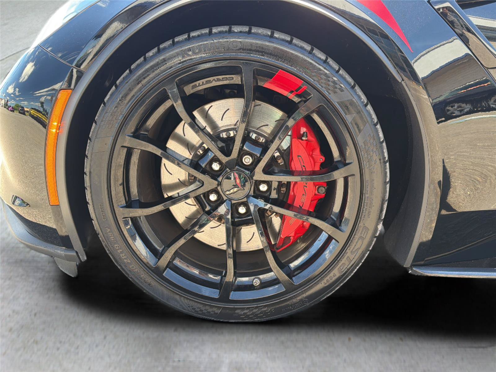 Used 2019 Chevrolet Corvette Grand Sport w/ Carbon Flash Badge Package RWD image 40