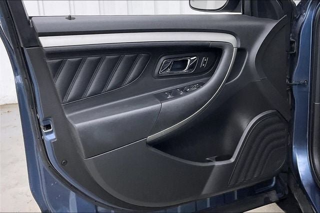 Used 2019 Ford Taurus SEL FWD image 20